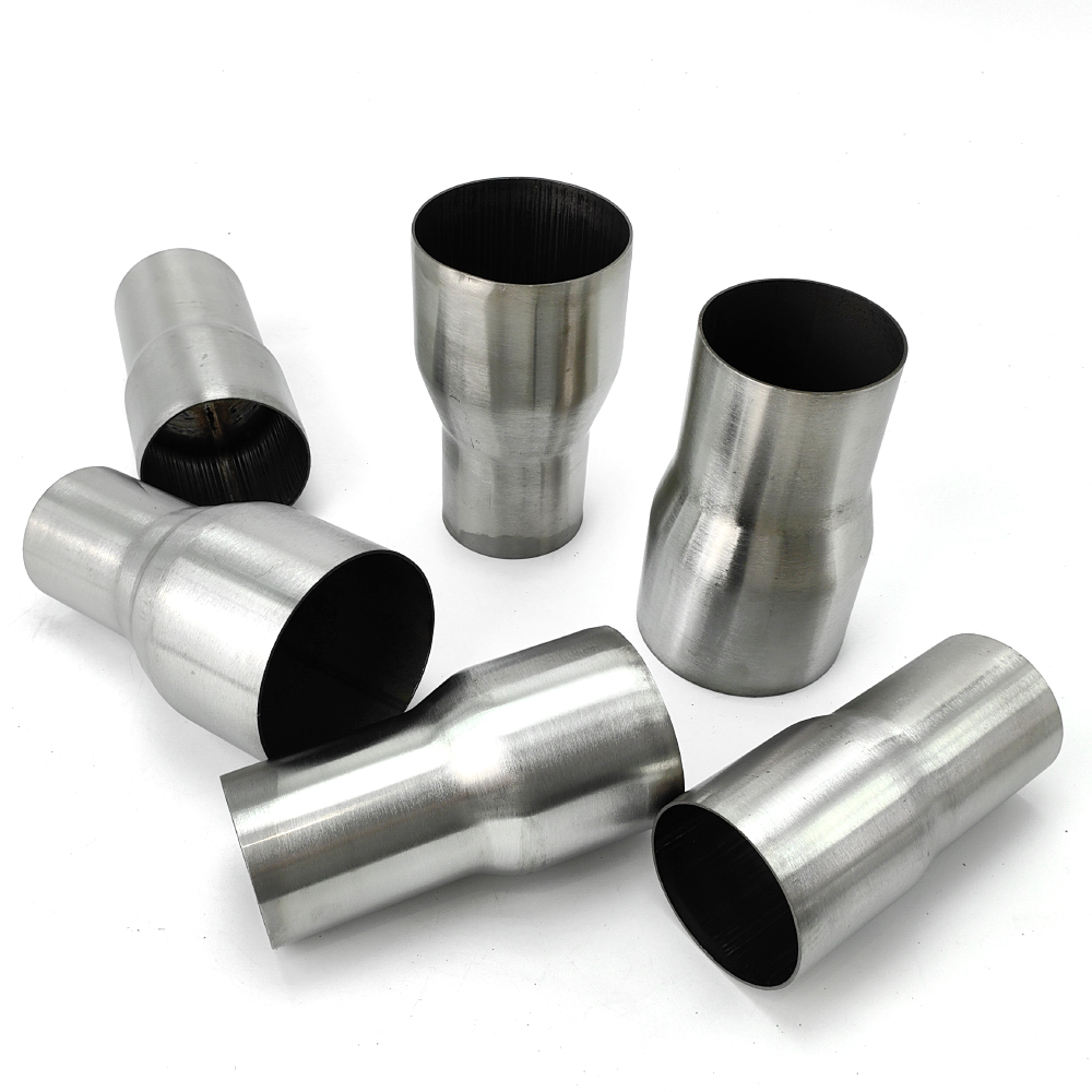 Conector reductor de tubo de escape para diferentes di&aacute;metros